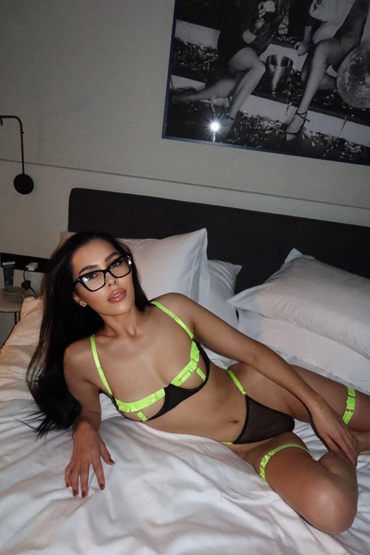 Emely 23J bild
